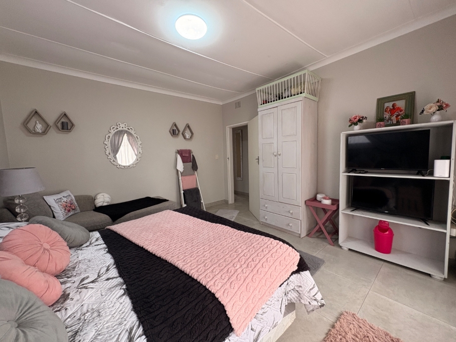 3 Bedroom Property for Sale in Flimieda North West